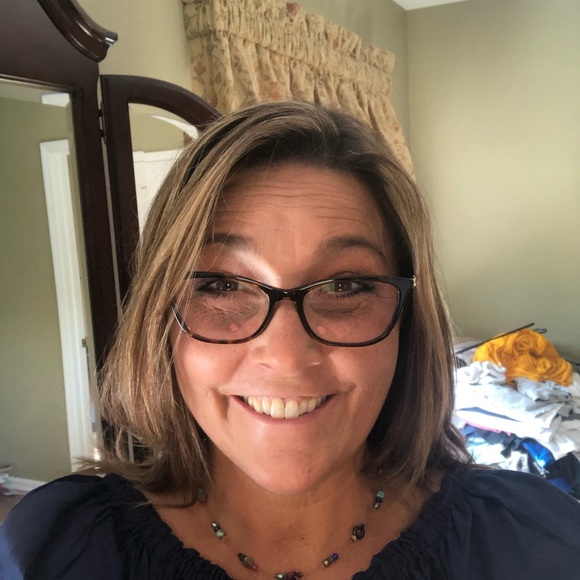 Meet your Posher, Roxanne - Picture 1 of 1